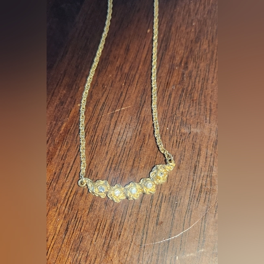 Avon Elegant Vintage Art Gold Necklace with Beaded Accents